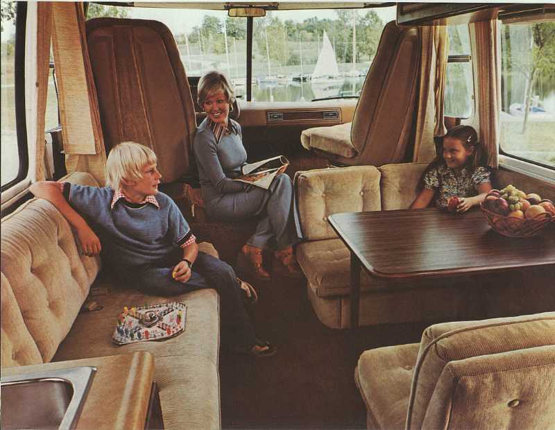 1977_GMC_Motorhomes_10.JPG (800x620; 54 KBytes)